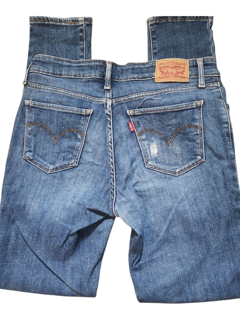 Levi's 711 Womens Skinny Distressed Jeans with Signature Back Pockets Size 28